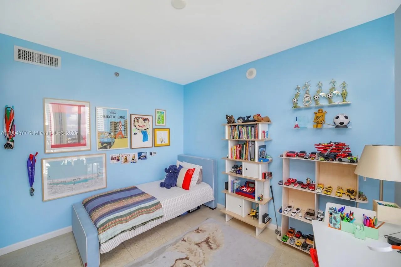 465 Brickell Ave, #2001