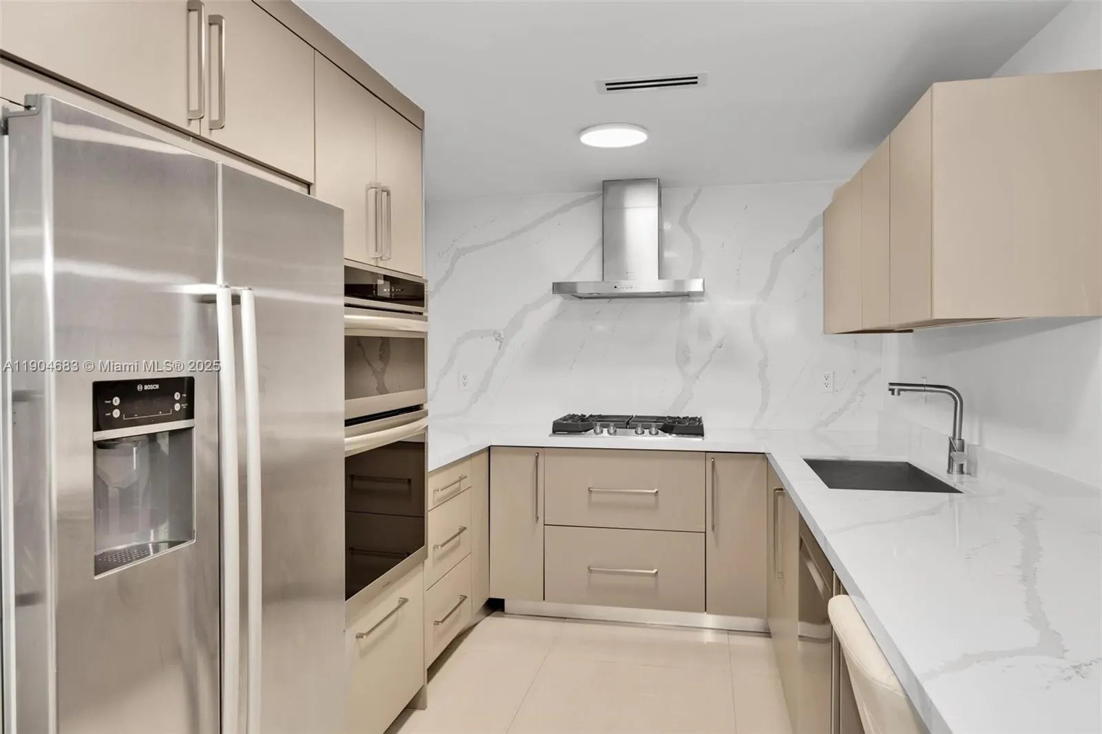 3140 S Ocean Dr, #1011