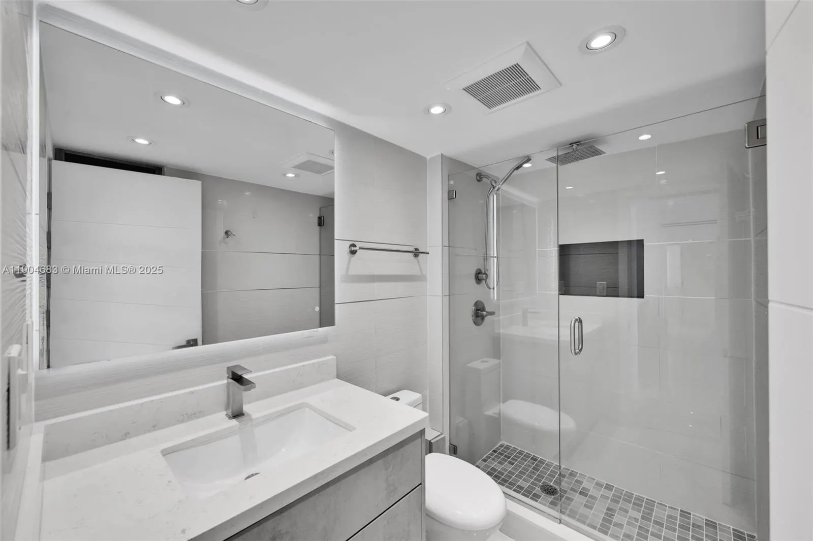 3140 S Ocean Dr, #1011