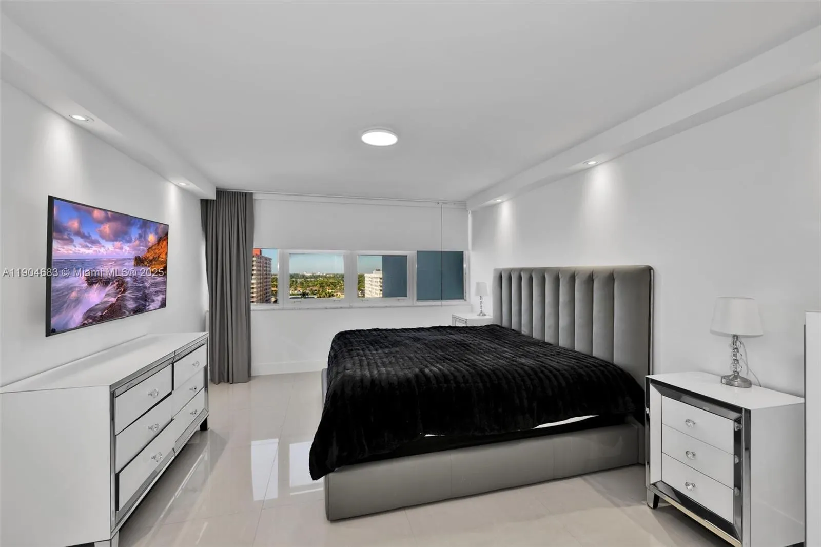 3140 S Ocean Dr, #1011