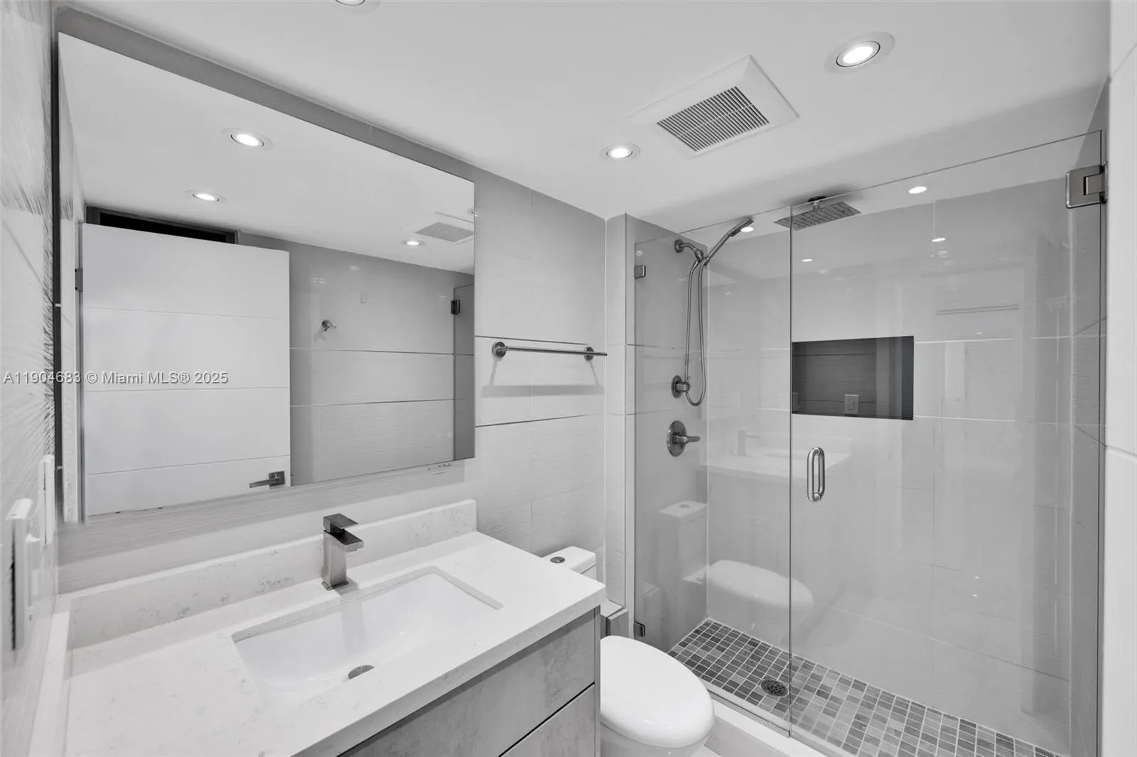 3140 S Ocean Dr, #1011