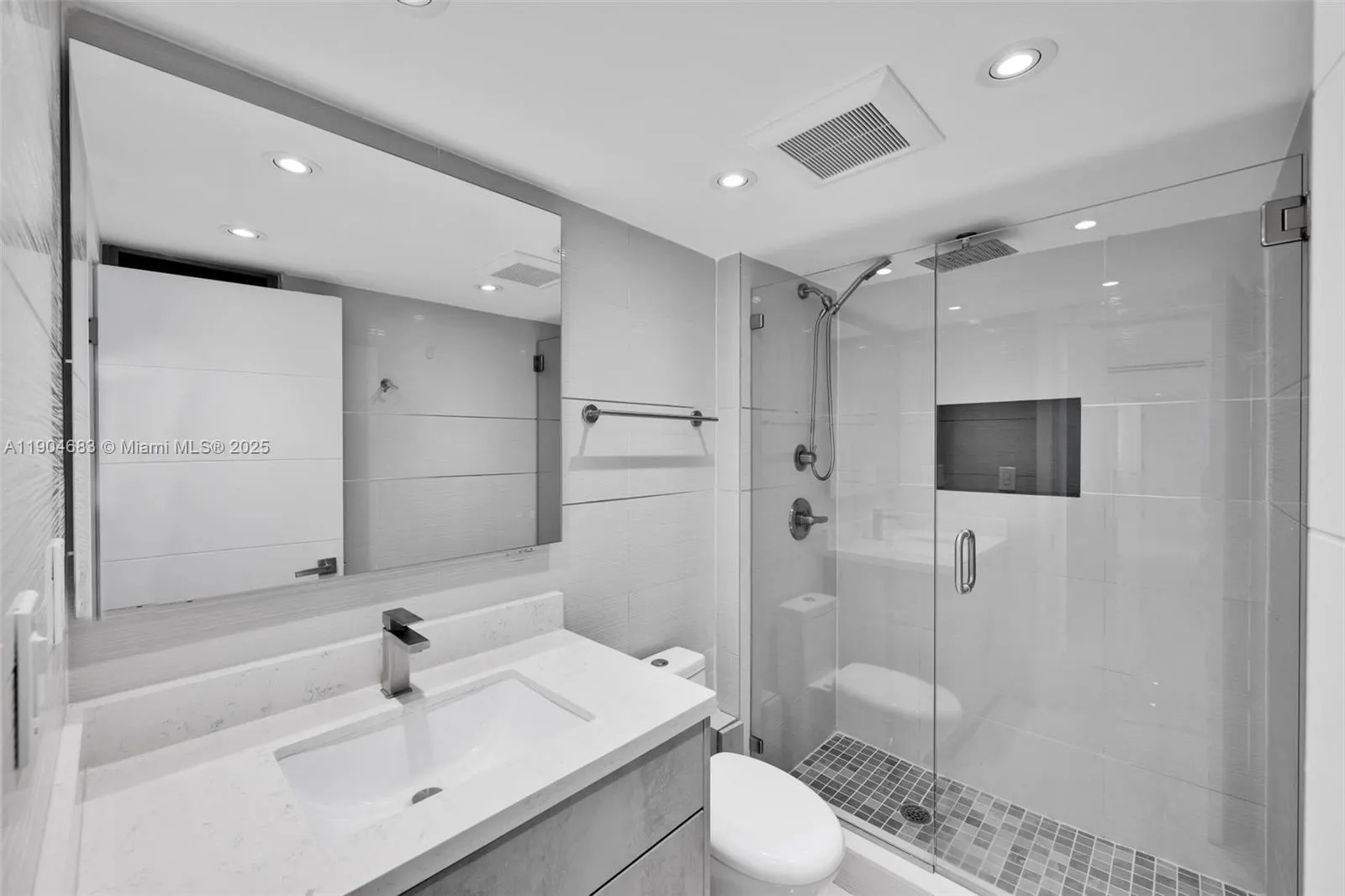 3140 S Ocean Dr, #1011