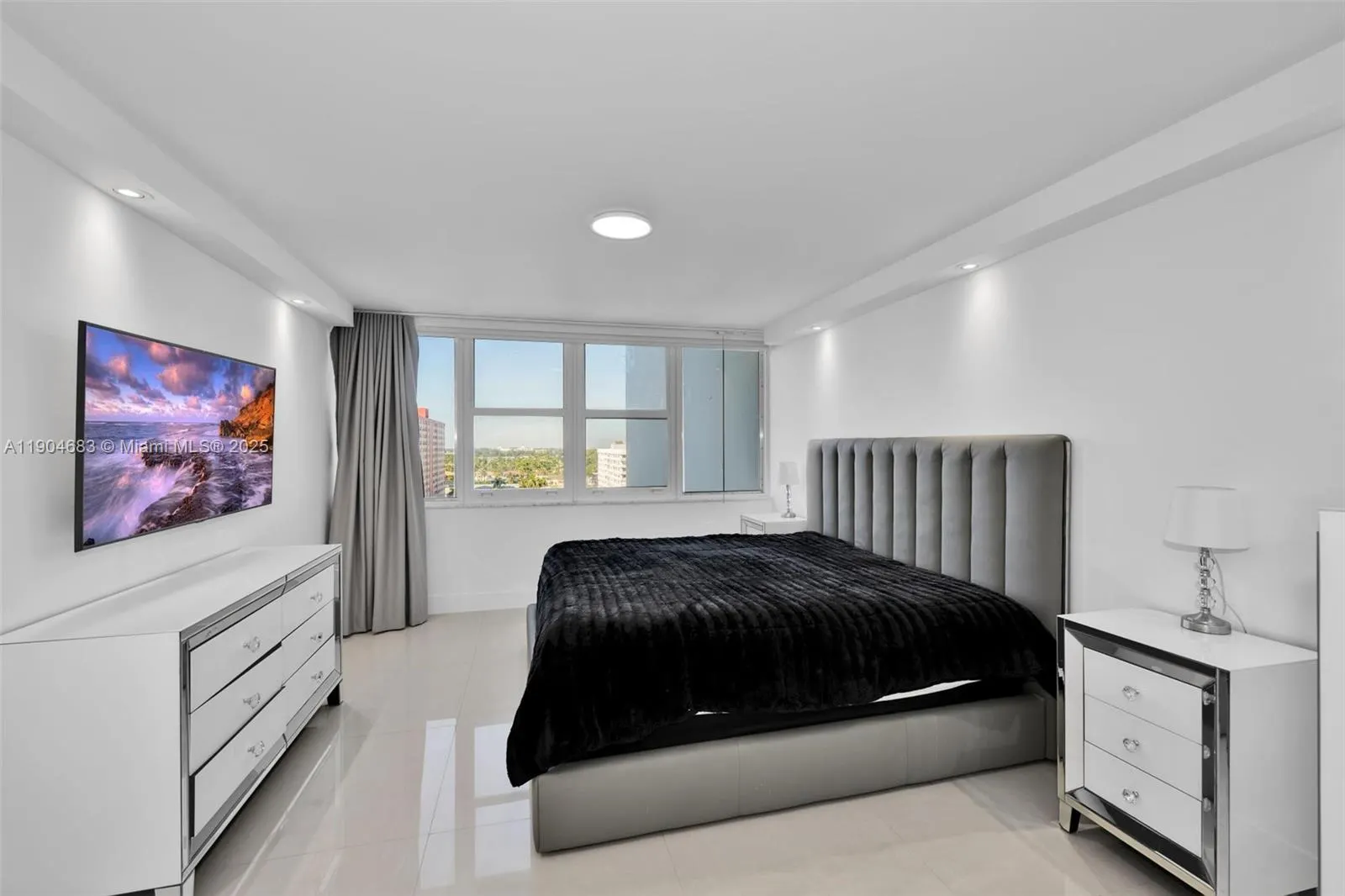 3140 S Ocean Dr, #1011