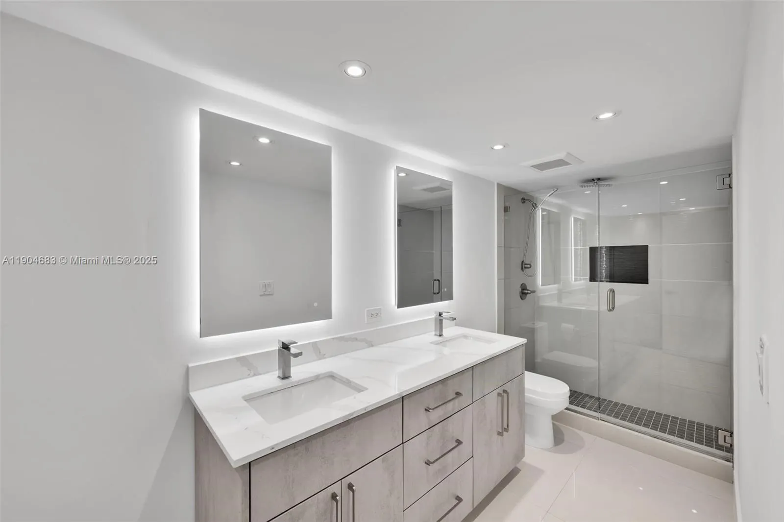 3140 S Ocean Dr, #1011