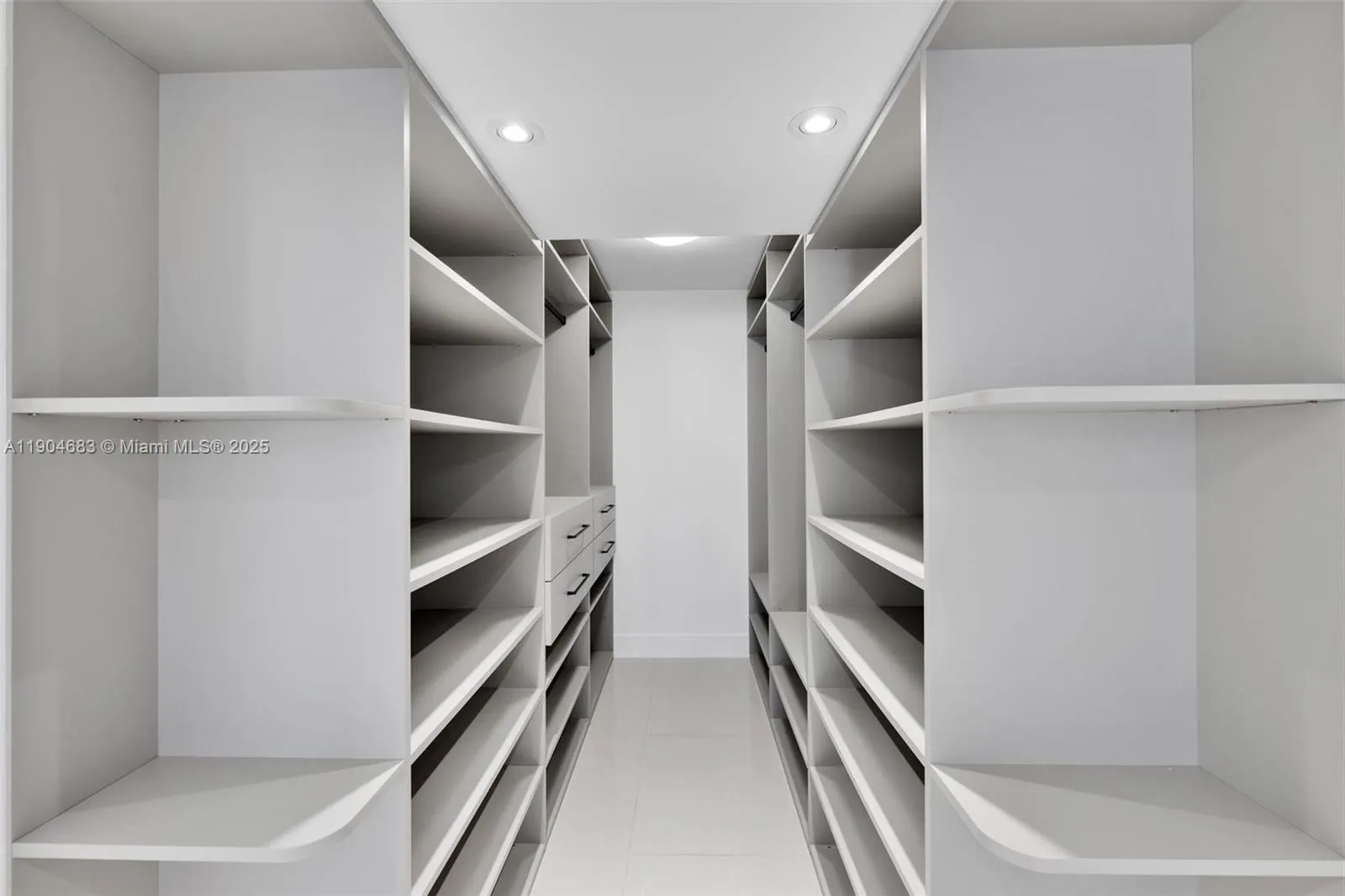 3140 S Ocean Dr, #1011