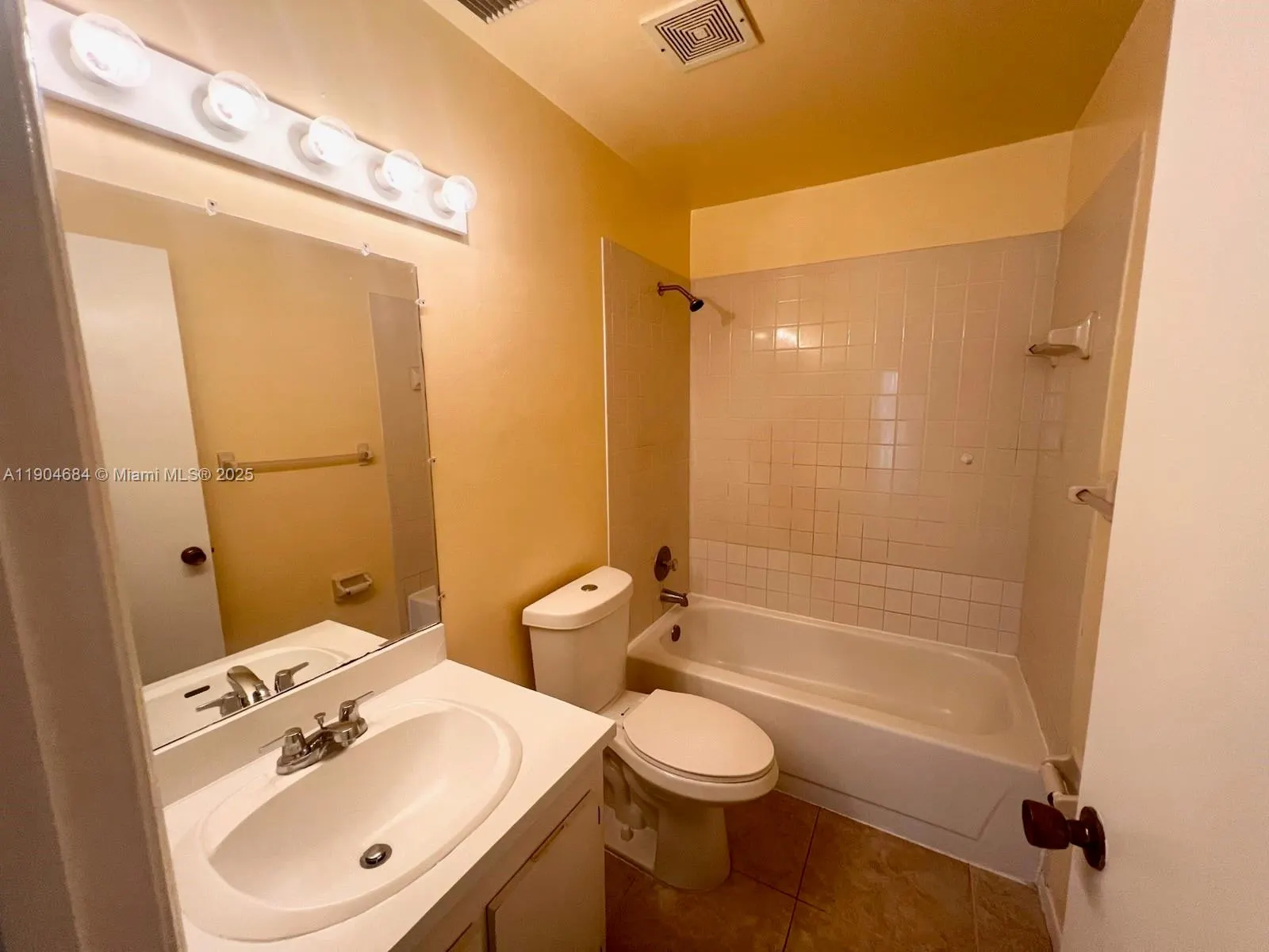 3737 Mil Lake Cir, #3737