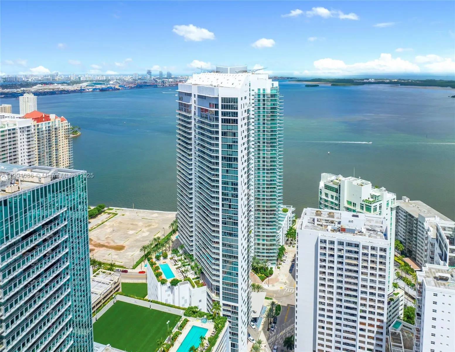 1300 Brickell Bay Dr, #2403