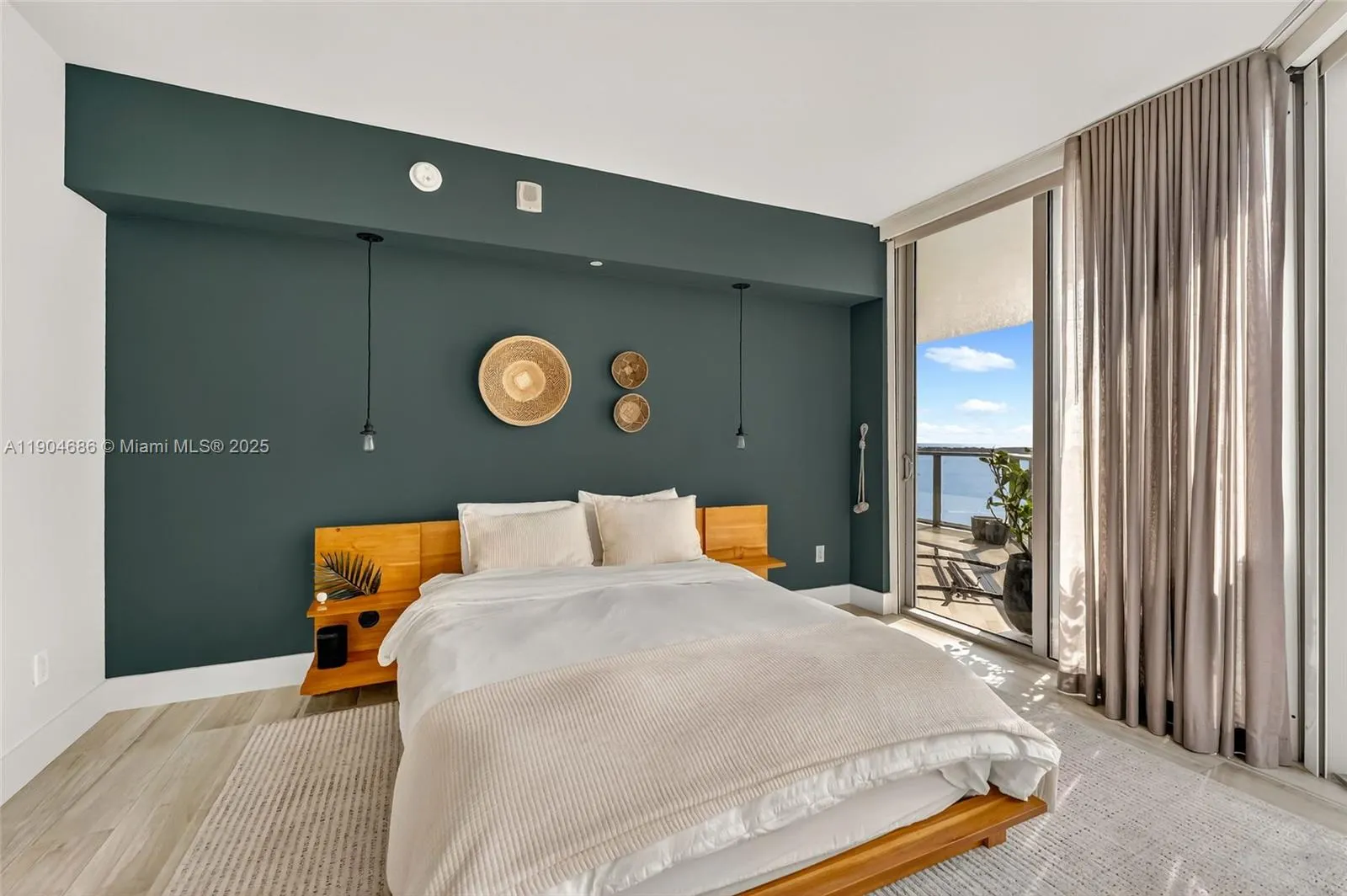 1300 Brickell Bay Dr, #2403