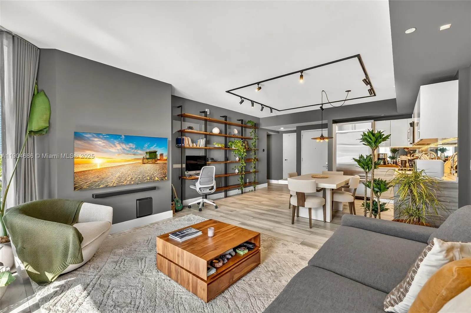 1300 Brickell Bay Dr, #2403