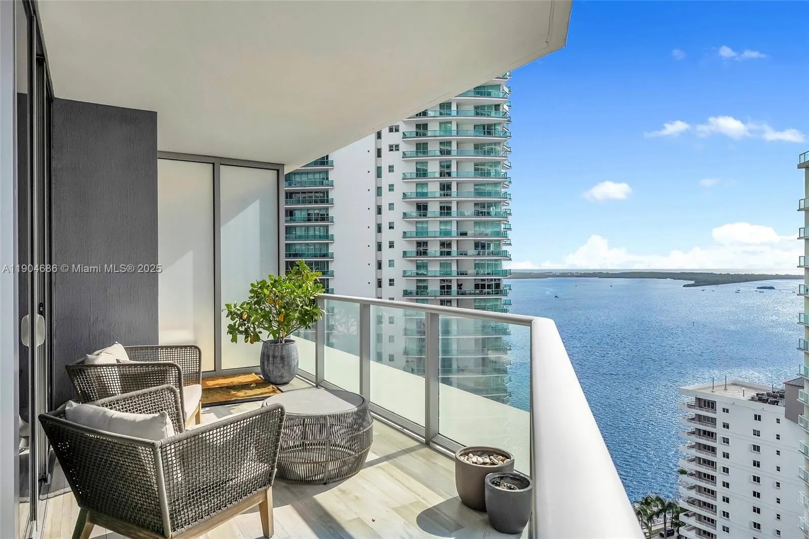 1300 Brickell Bay Dr, #2403
