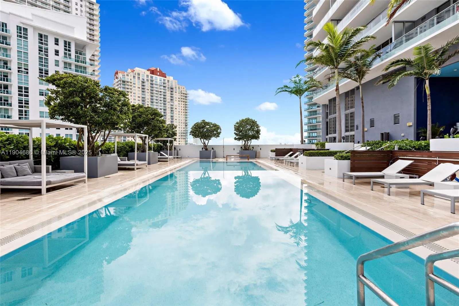 1300 Brickell Bay Dr, #2403