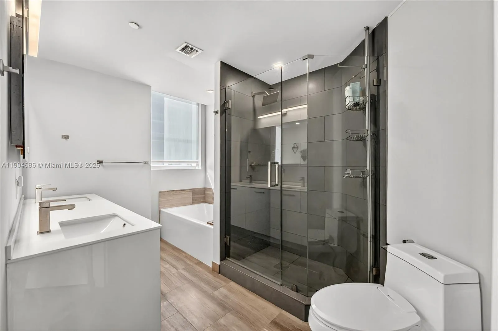 1300 Brickell Bay Dr, #2403