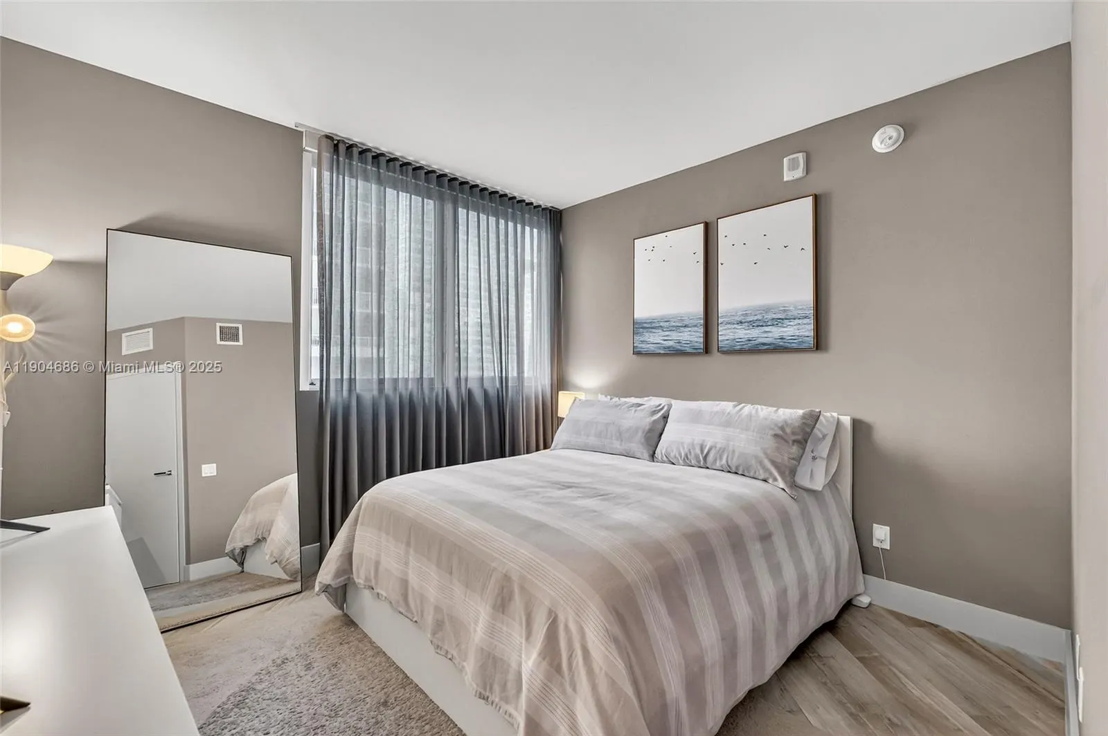 1300 Brickell Bay Dr, #2403