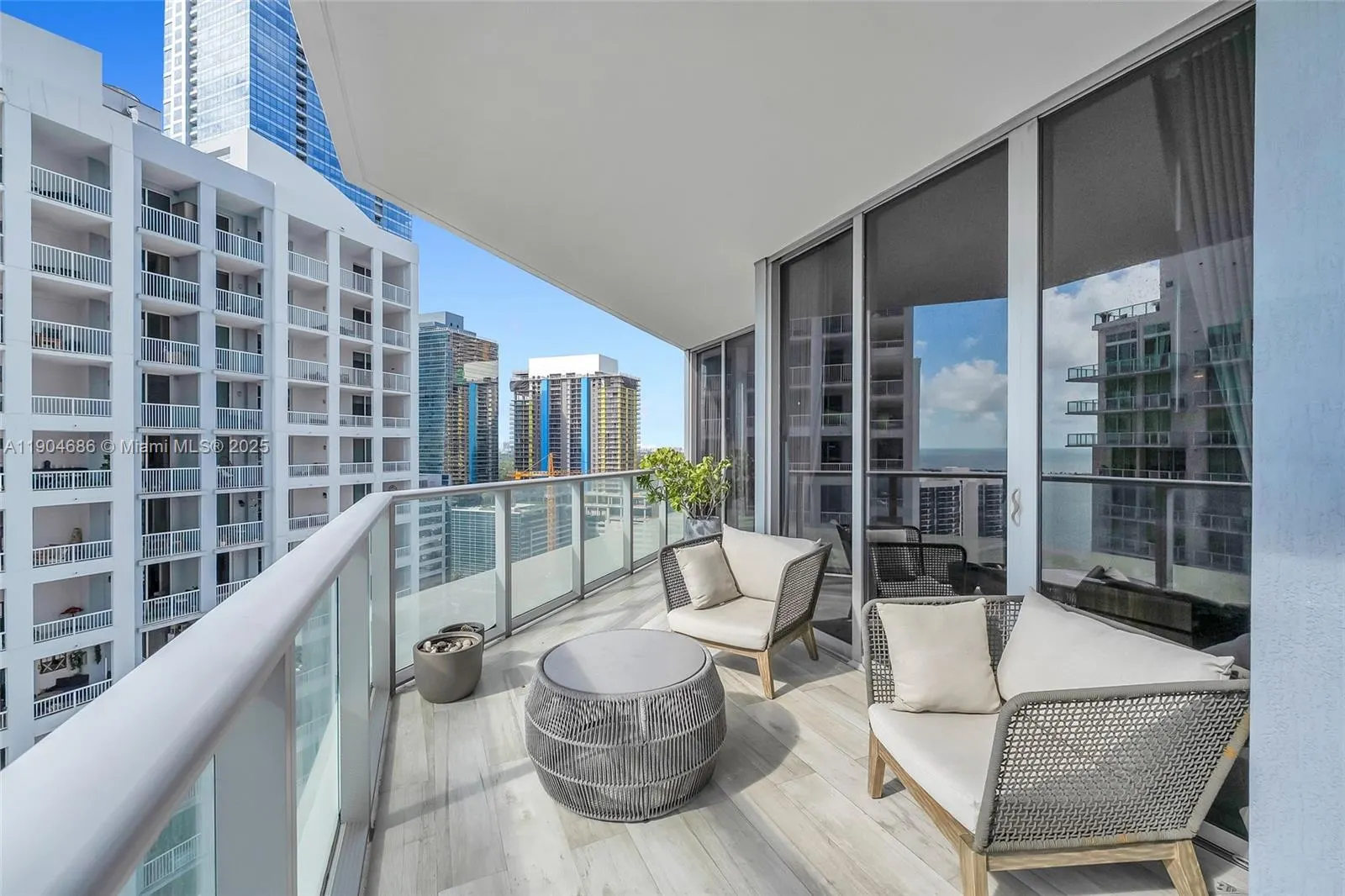 1300 Brickell Bay Dr, #2403