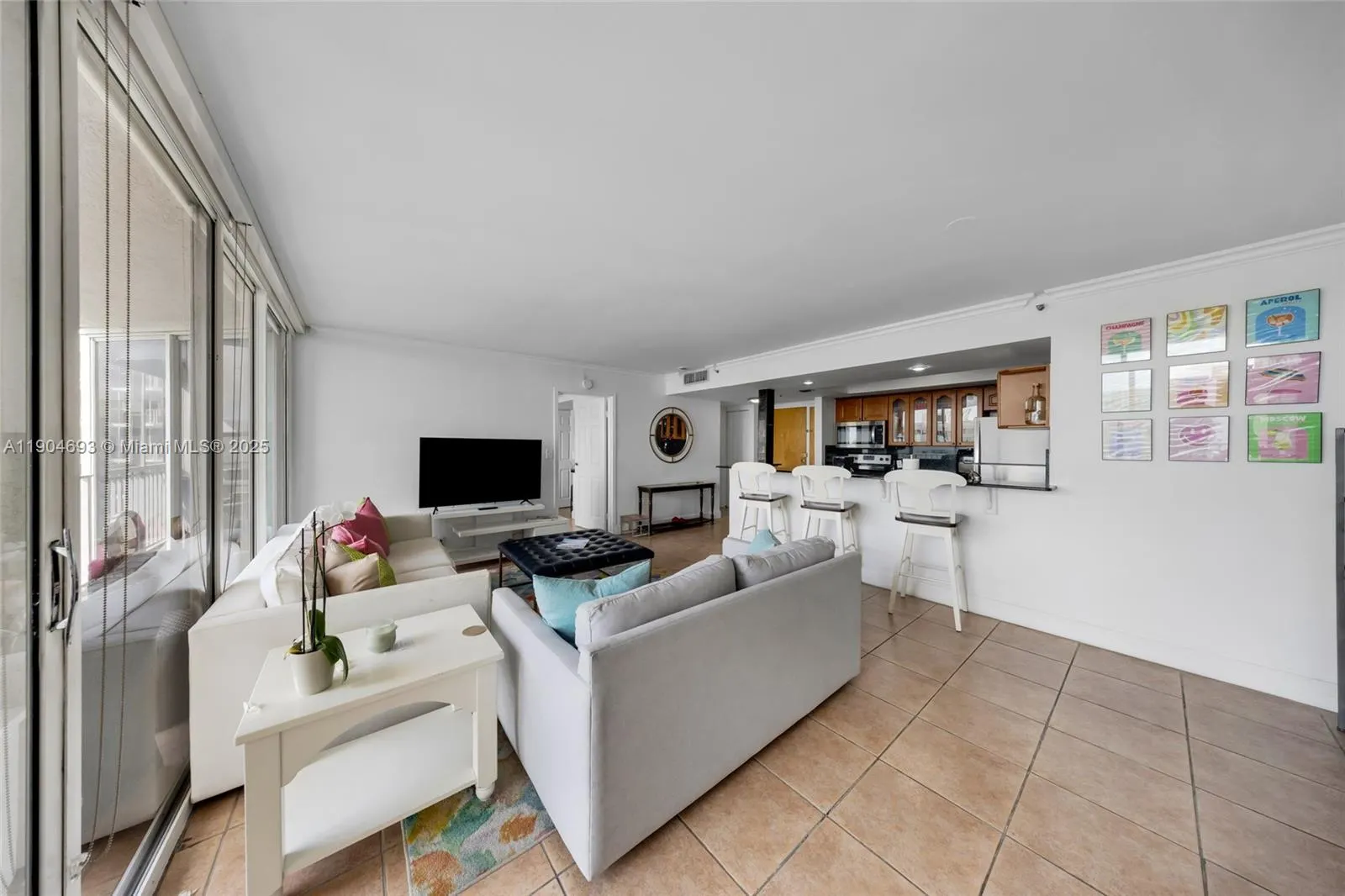 7601 E Treasure Dr, #1021