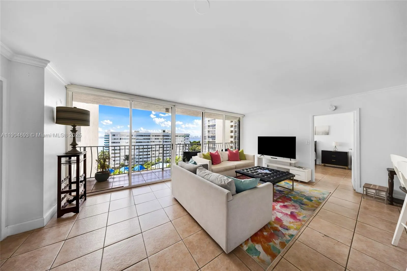 7601 E Treasure Dr, #1021