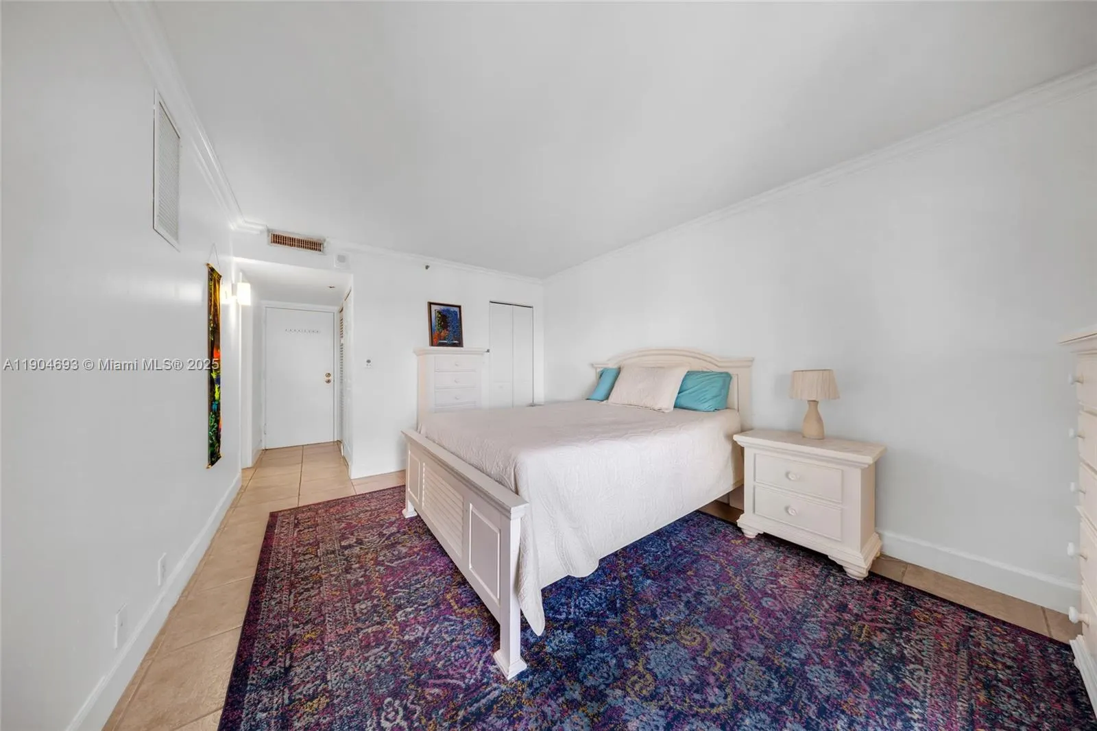 7601 E Treasure Dr, #1021