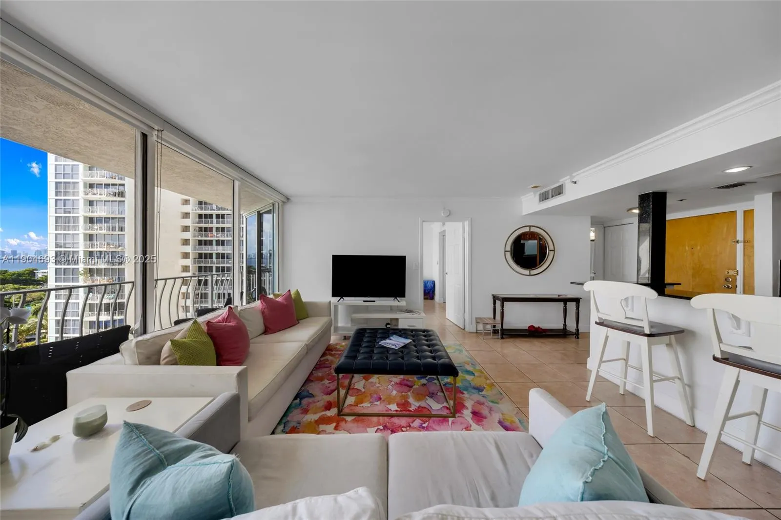 7601 E Treasure Dr, #1021