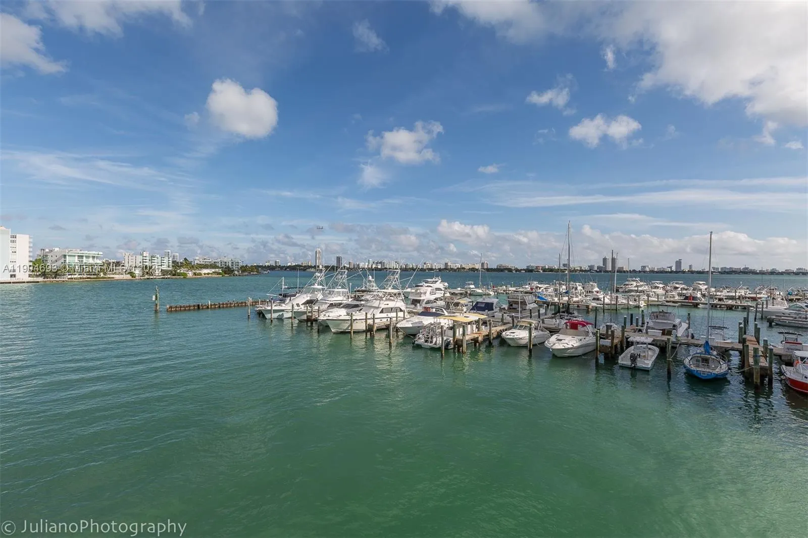 7601 E Treasure Dr, #1021