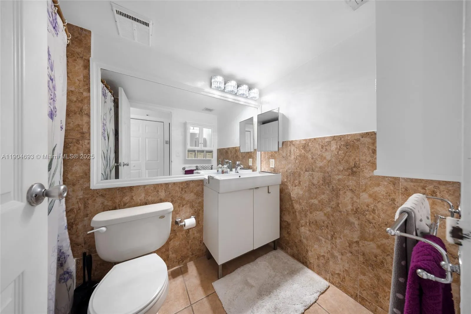 7601 E Treasure Dr, #1021