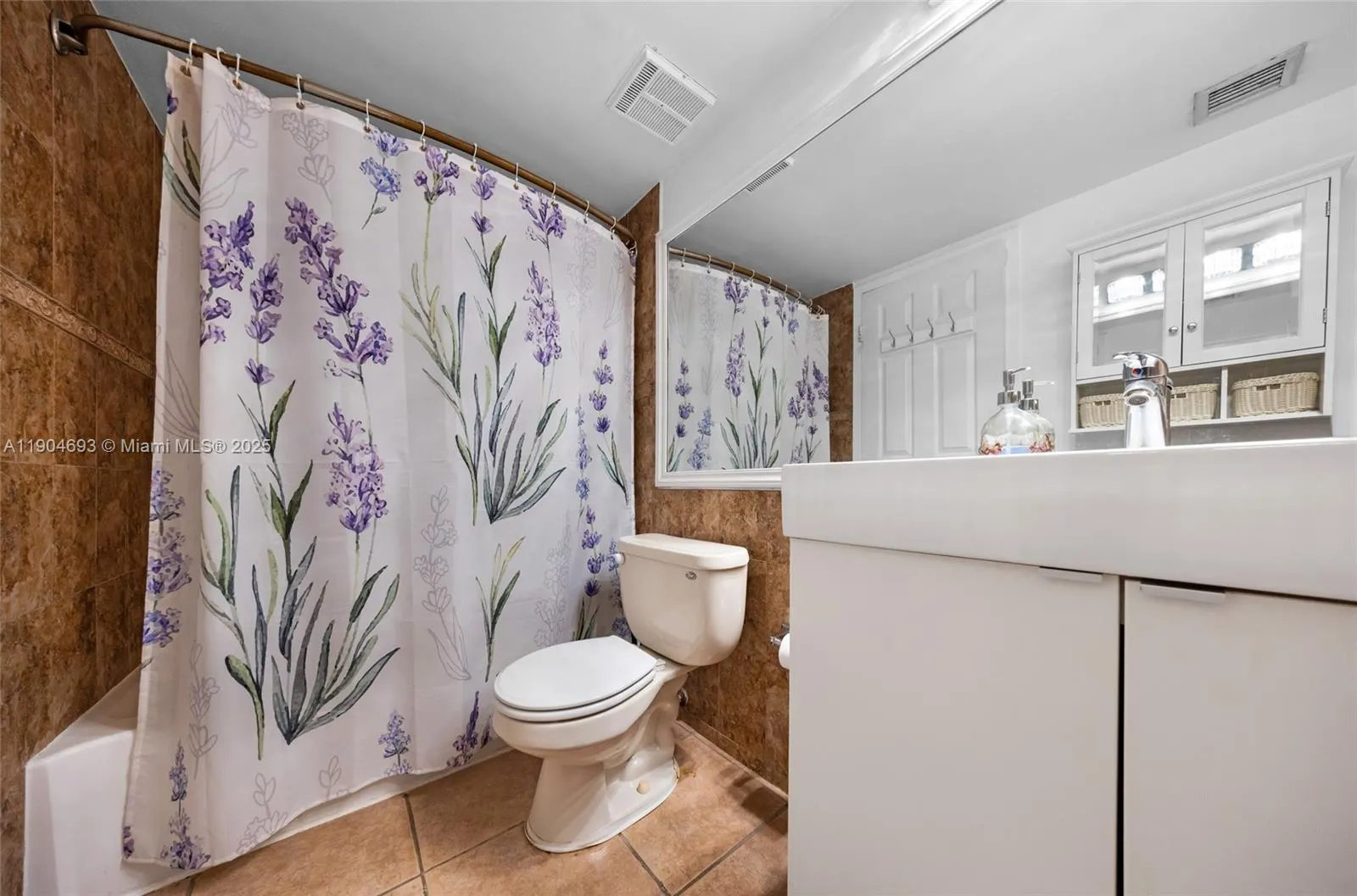 7601 E Treasure Dr, #1021