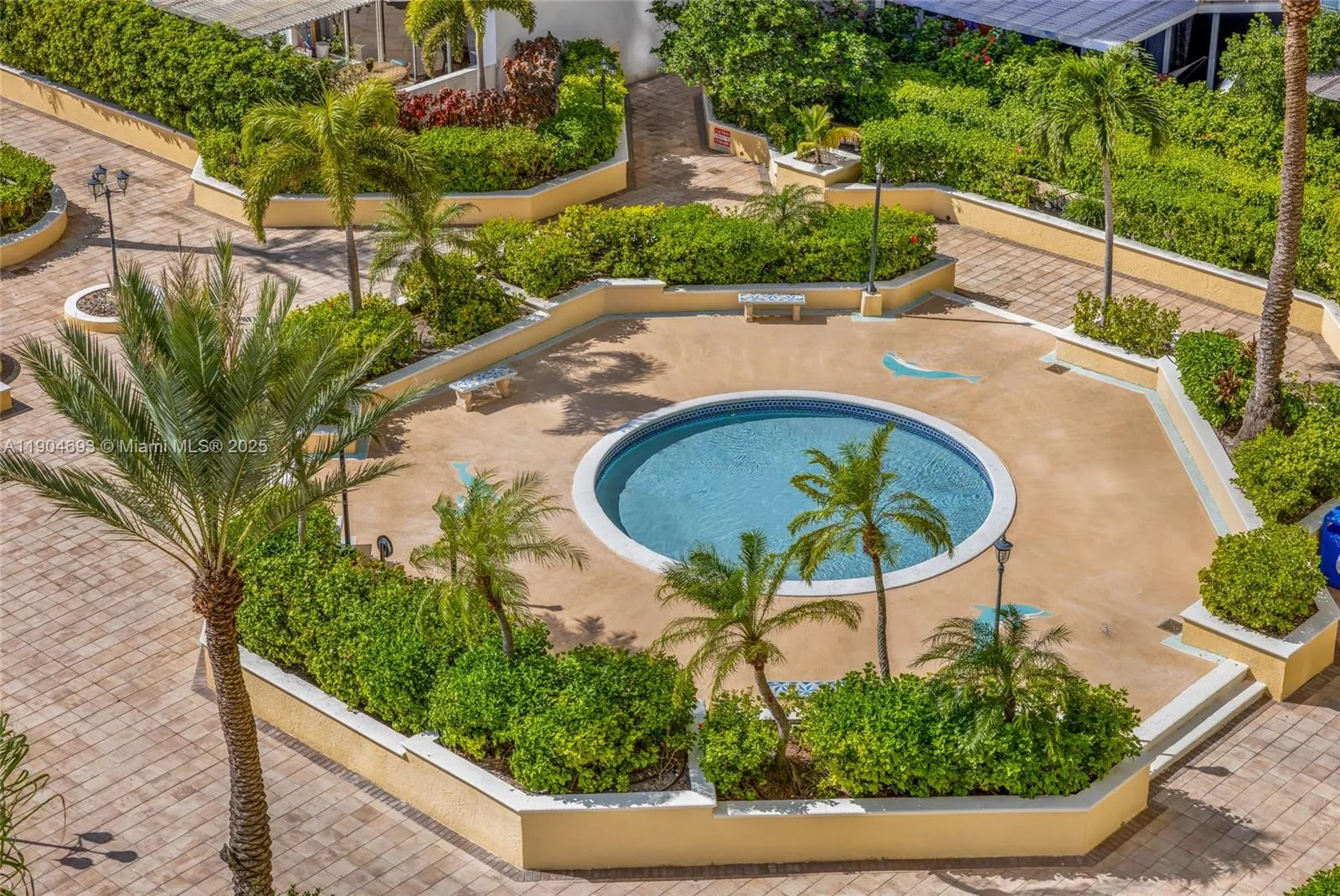 7601 E Treasure Dr, #1021