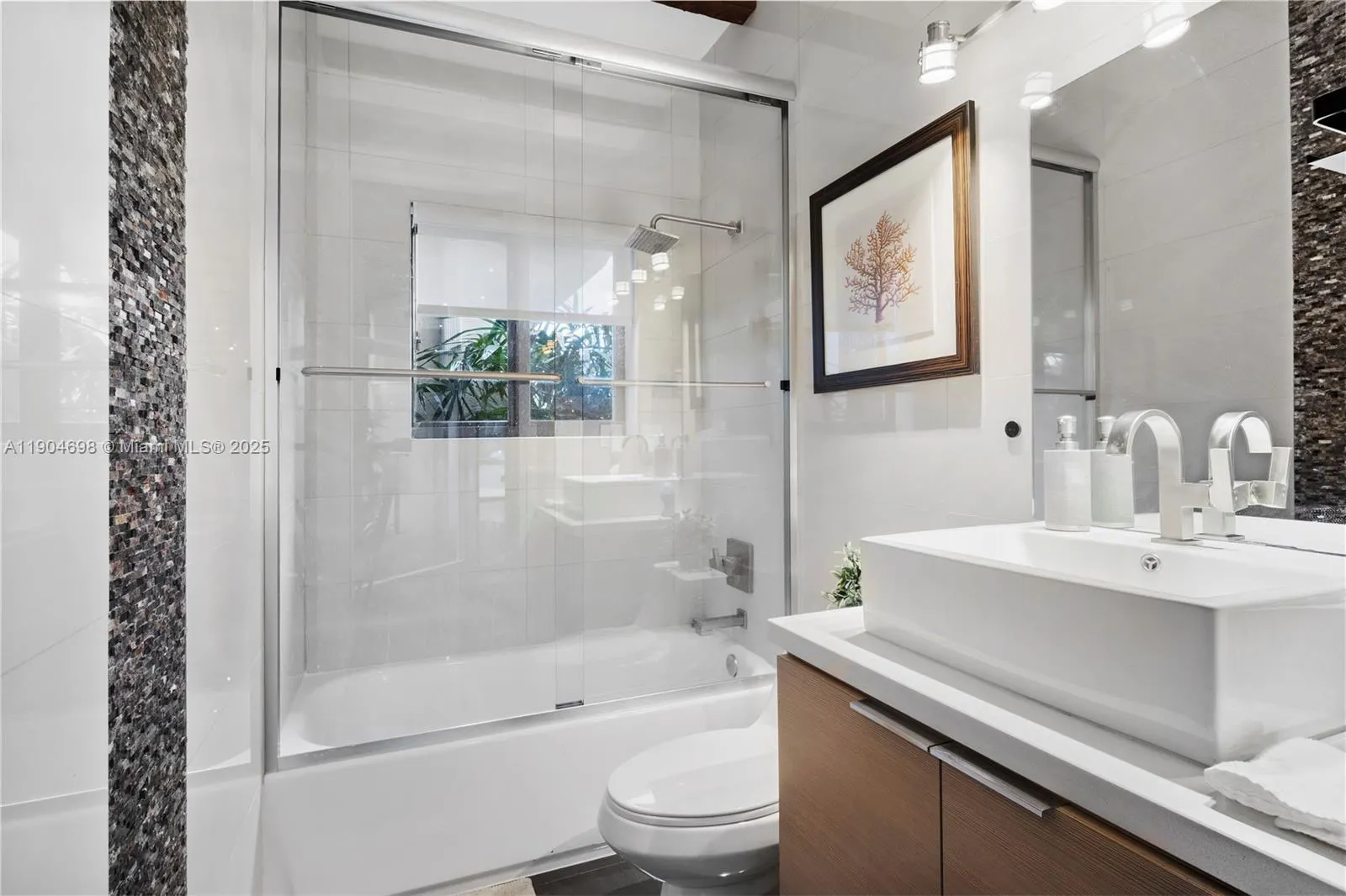 9320 NW 48th Doral Ter