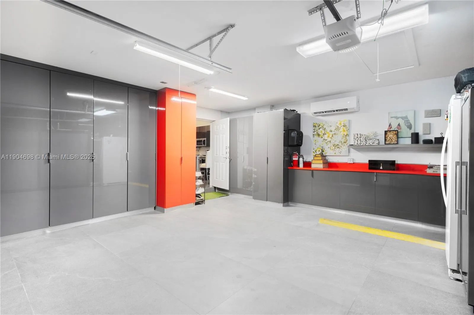 9320 NW 48th Doral Ter