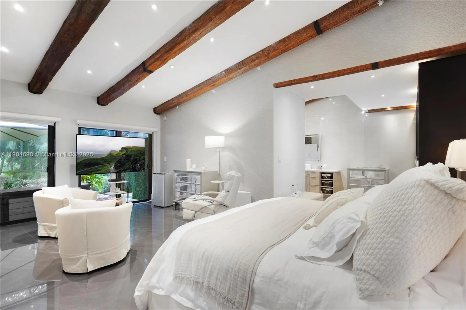 9320 NW 48th Doral Ter