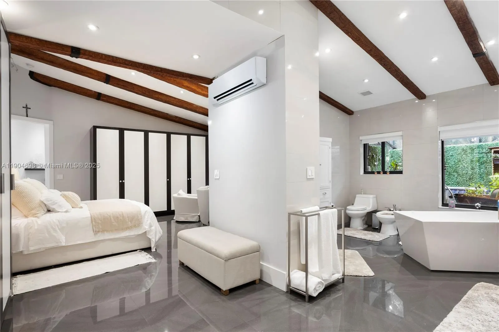 9320 NW 48th Doral Ter