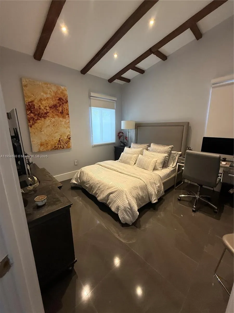 9320 NW 48th Doral Ter