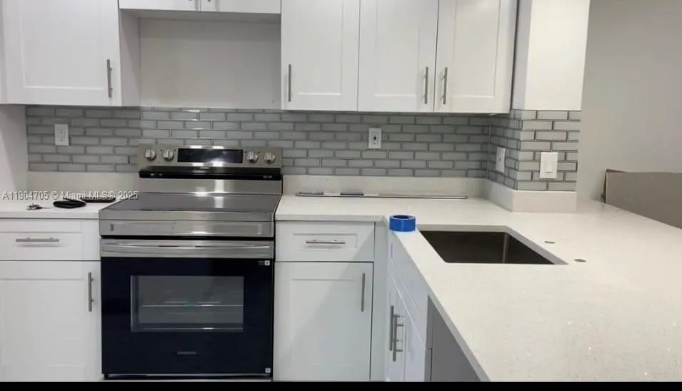 3910 Inverrary Blvd, #703-B