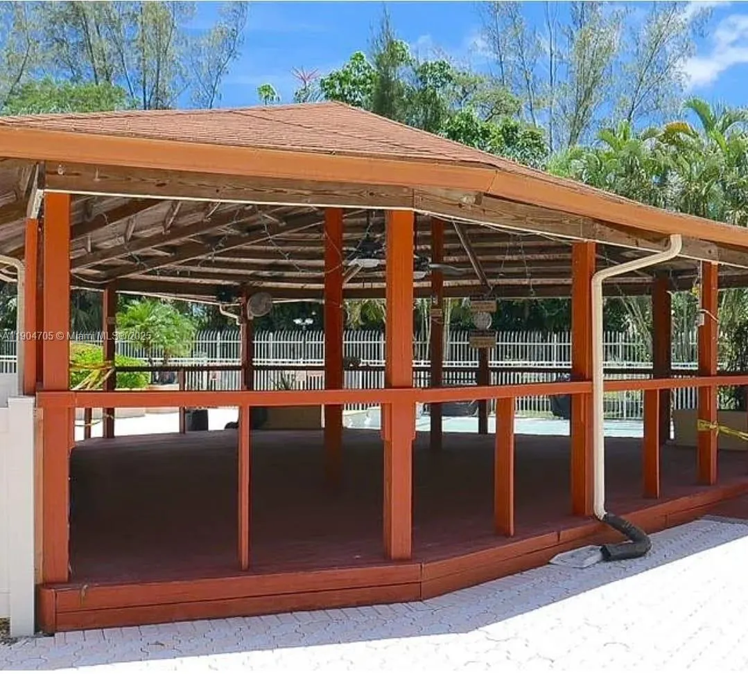 3910 Inverrary Blvd, #703-B