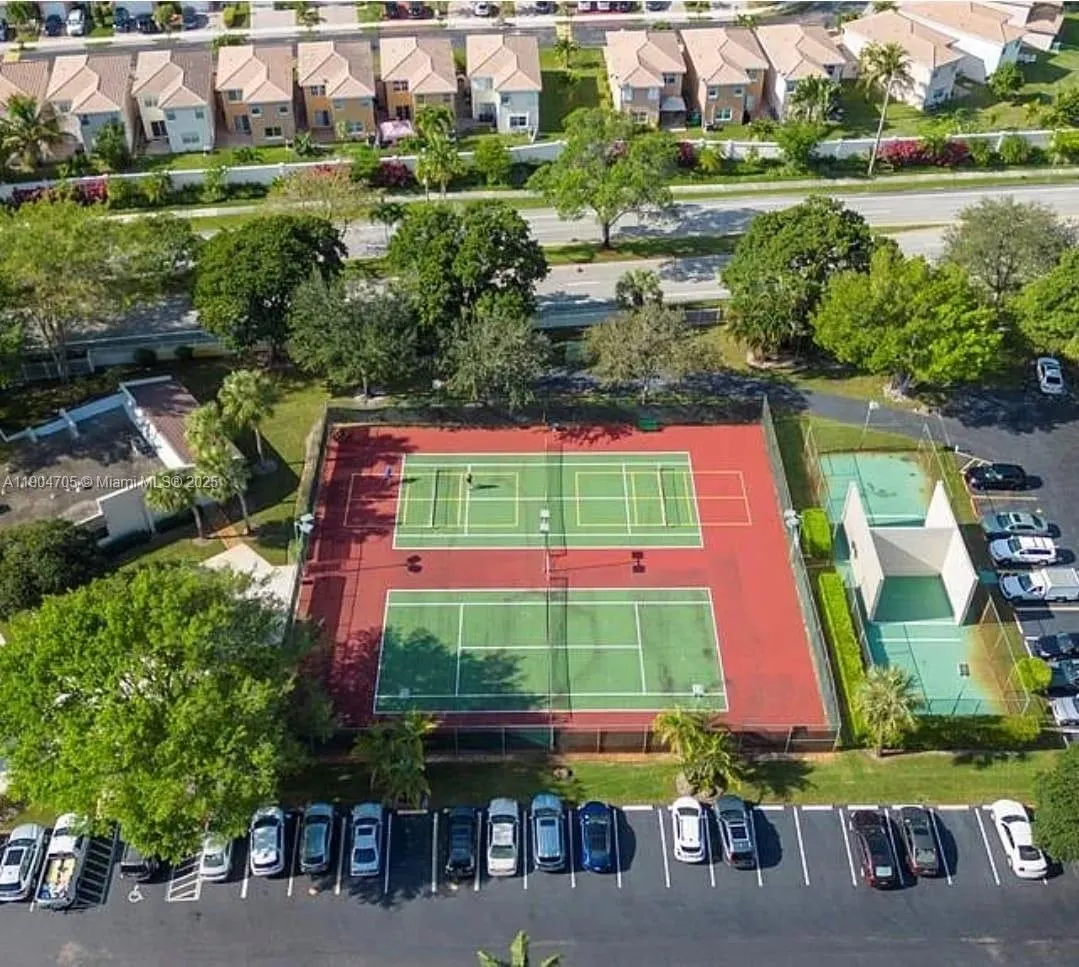 3910 Inverrary Blvd, #703-B