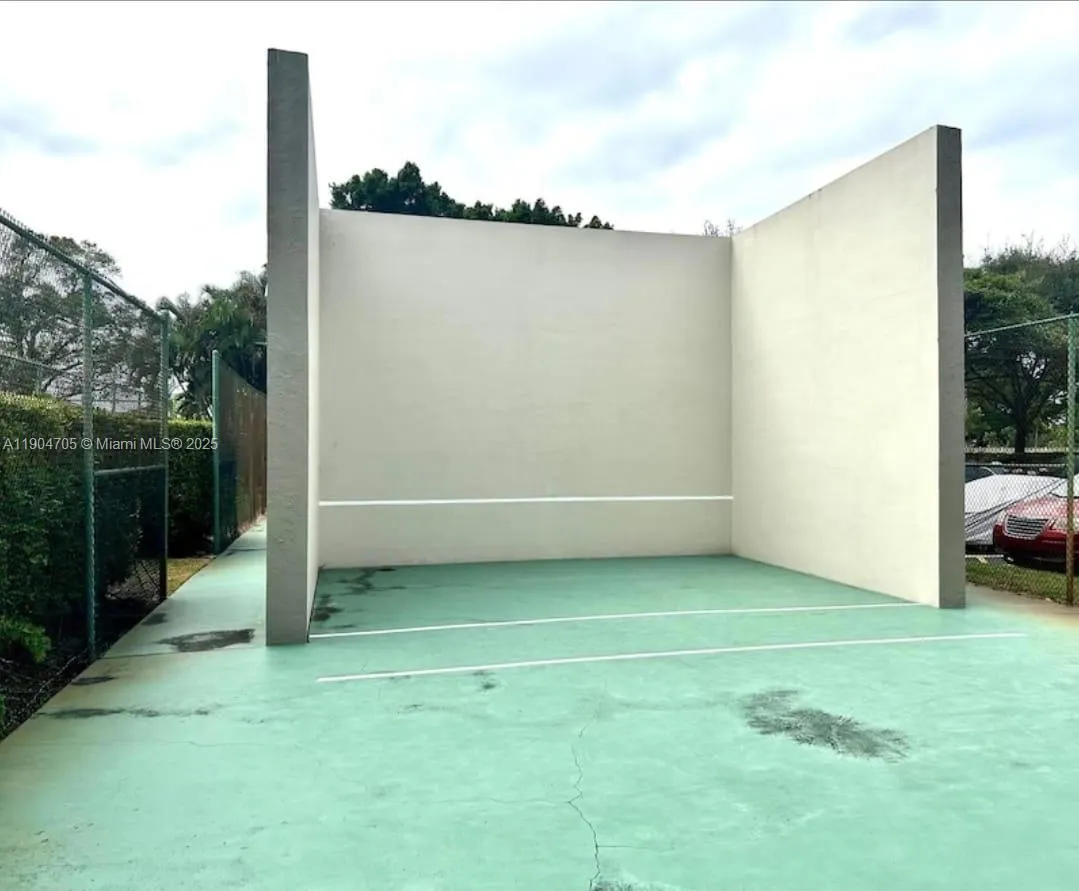 3910 Inverrary Blvd, #703-B