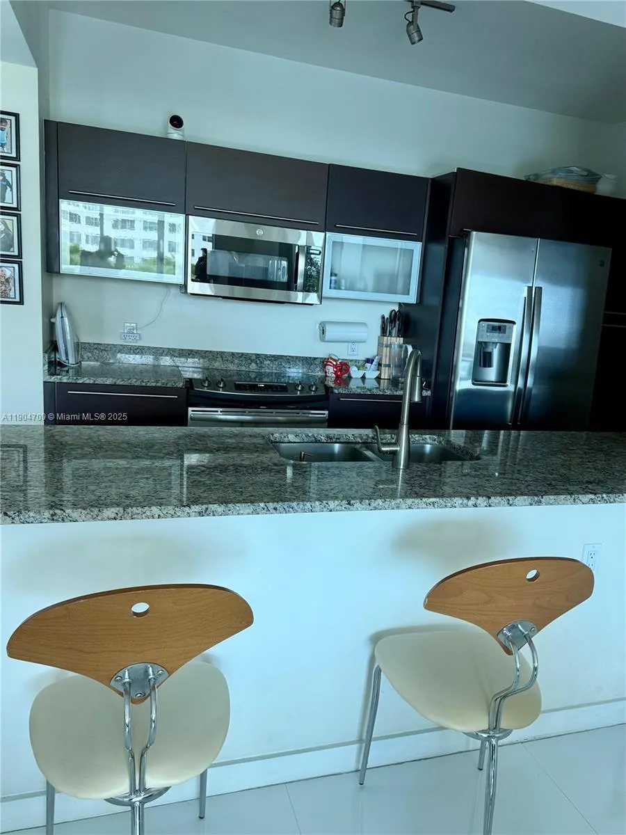 951 Brickell Ave, #1206