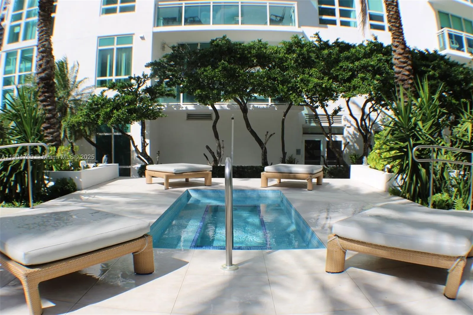 951 Brickell Ave, #1206