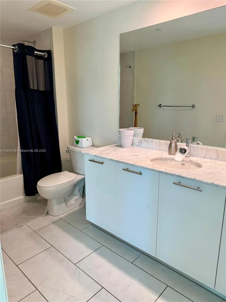 951 Brickell Ave, #1206