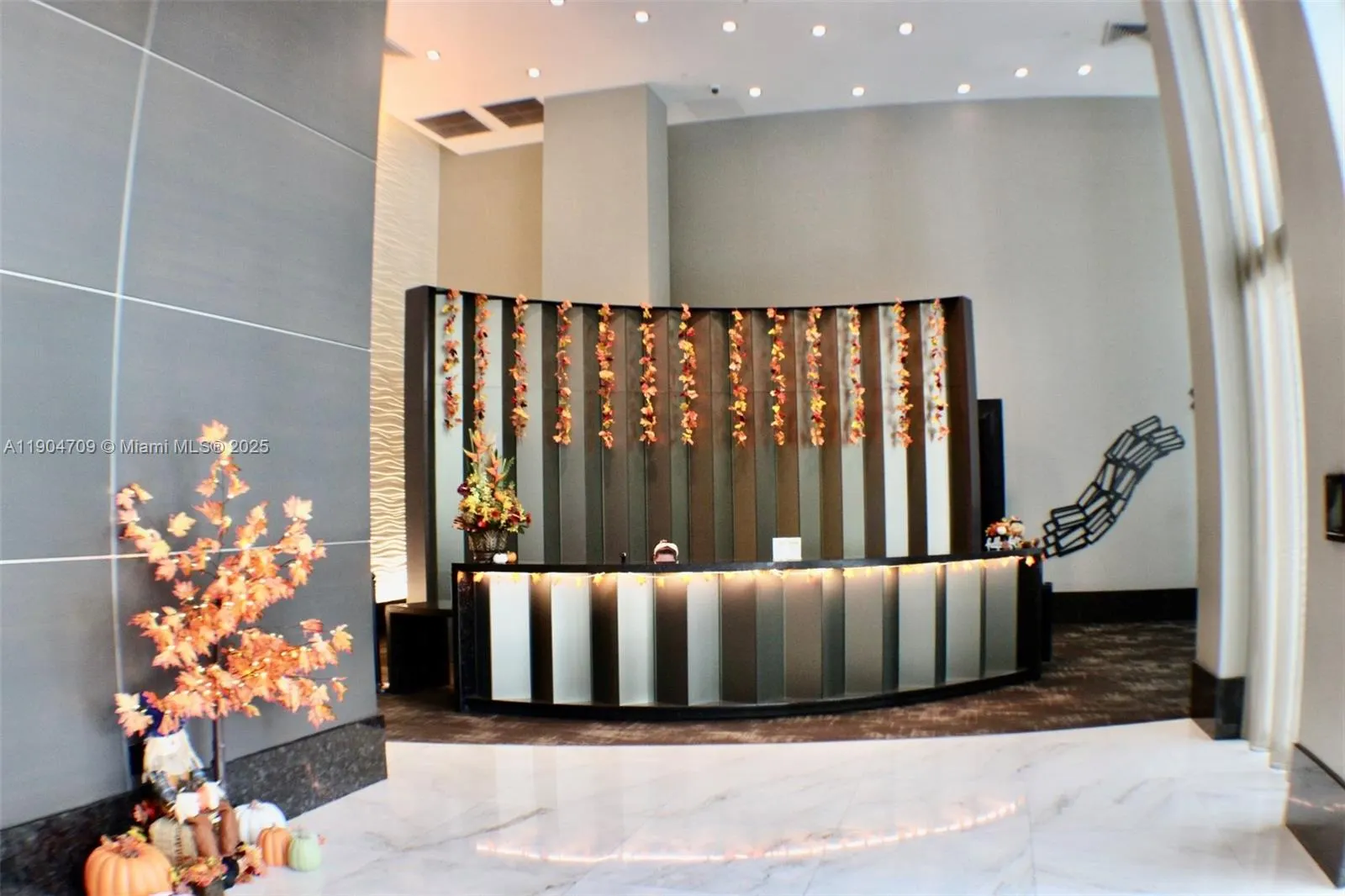 951 Brickell Ave, #1206