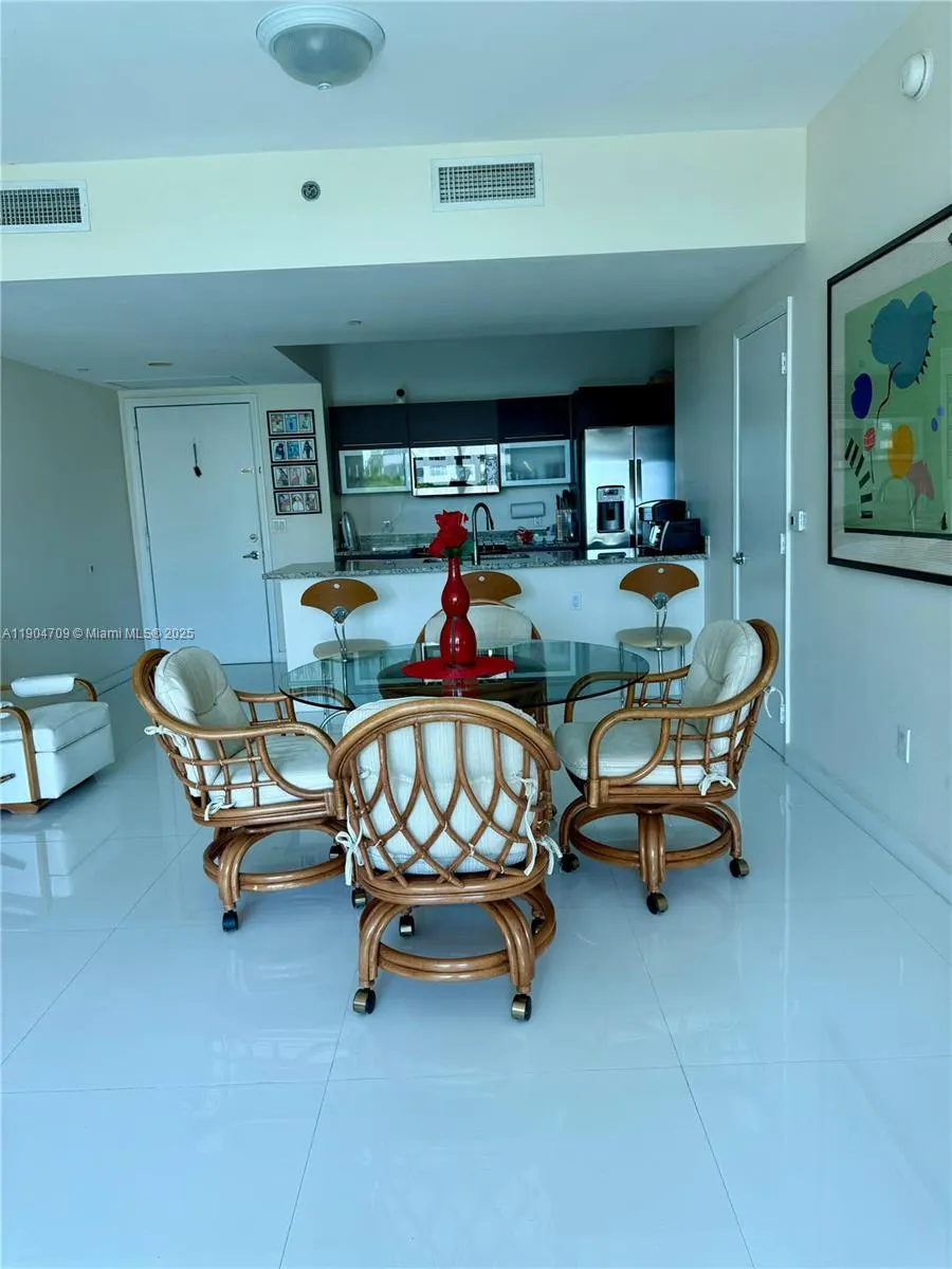 951 Brickell Ave, #1206