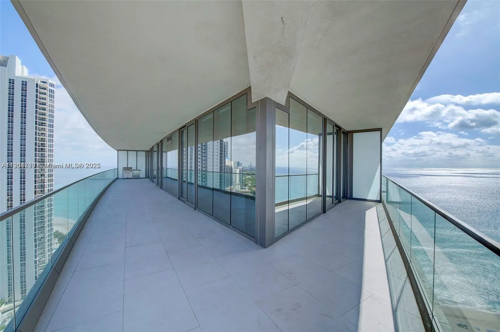 18975 Collins Ave, #2205