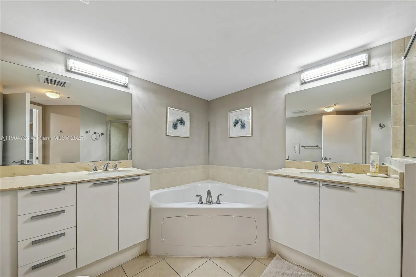 16699 Collins Ave, #4109