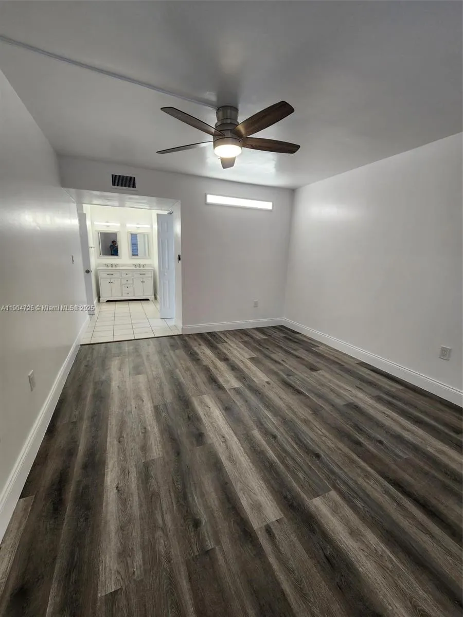 4384 NW 9th Ave, #19-1D