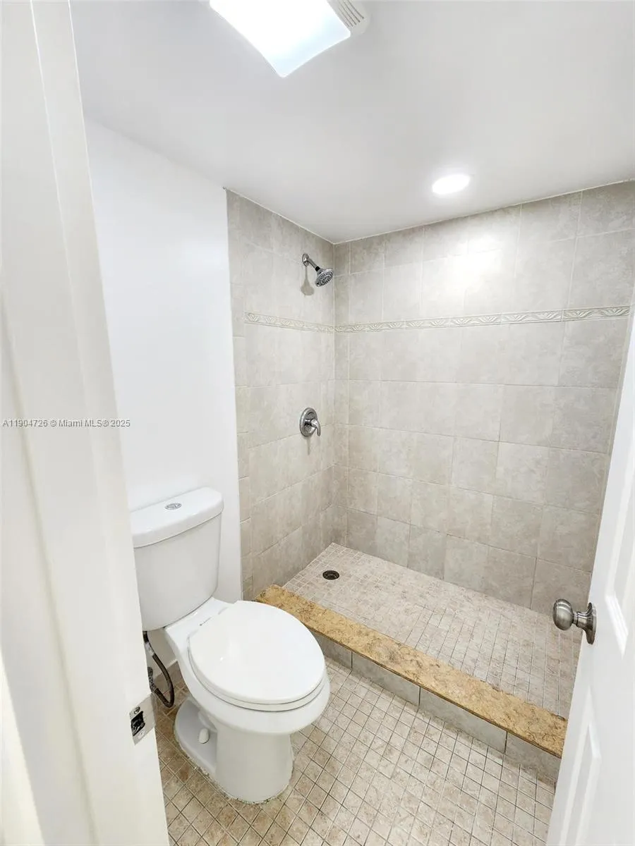 4384 NW 9th Ave, #19-1D