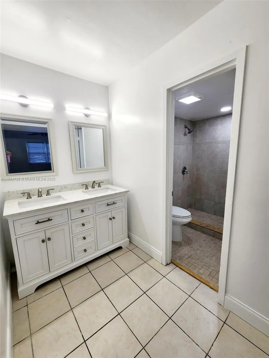 4384 NW 9th Ave, #19-1D