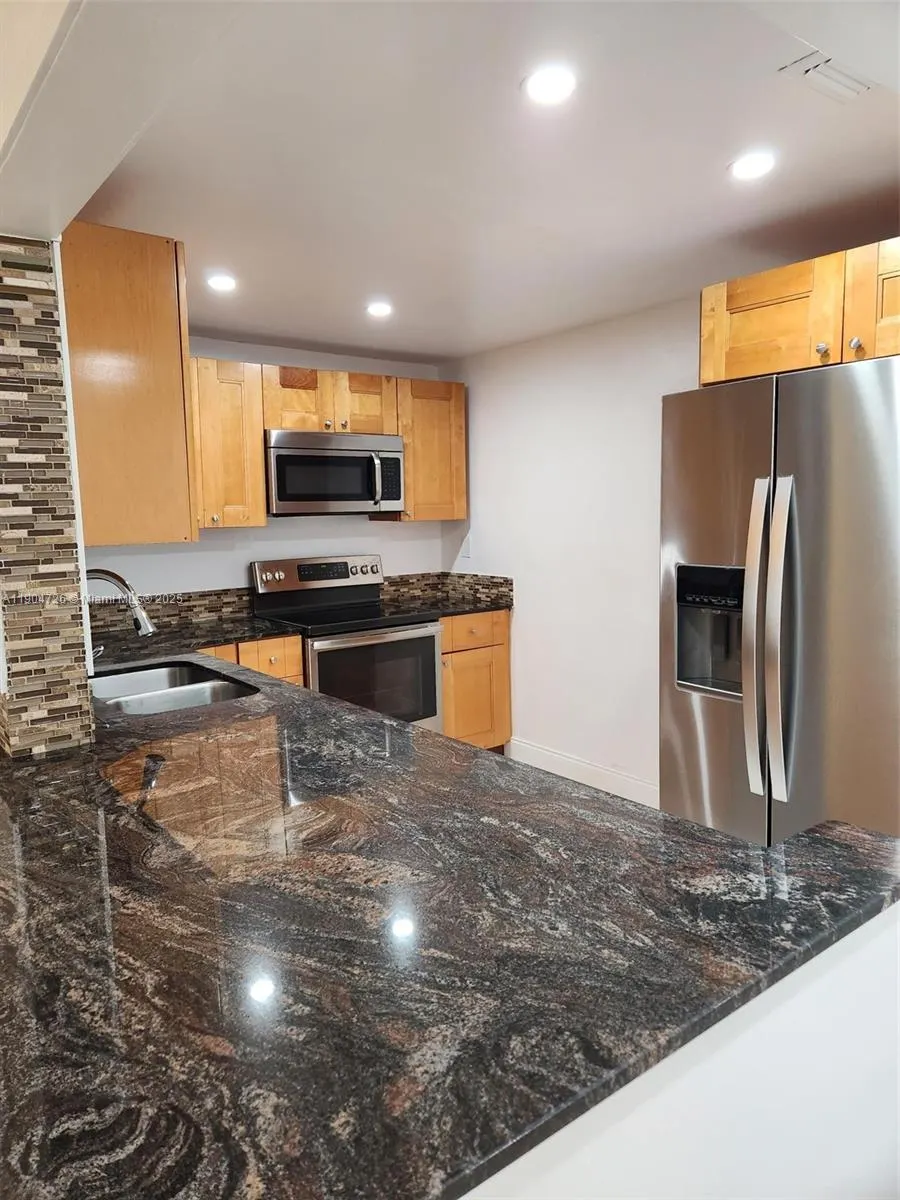 4384 NW 9th Ave, #19-1D