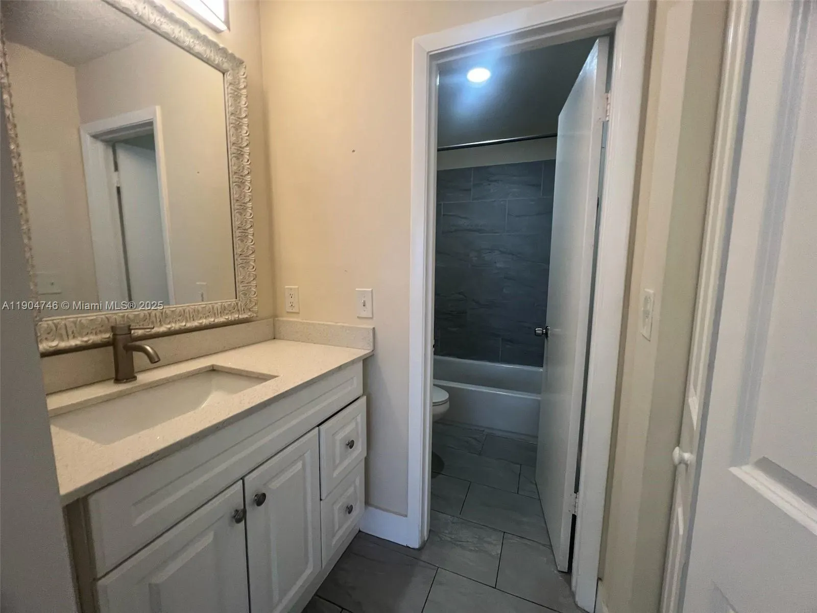 6560 W 27th Ct, #2157