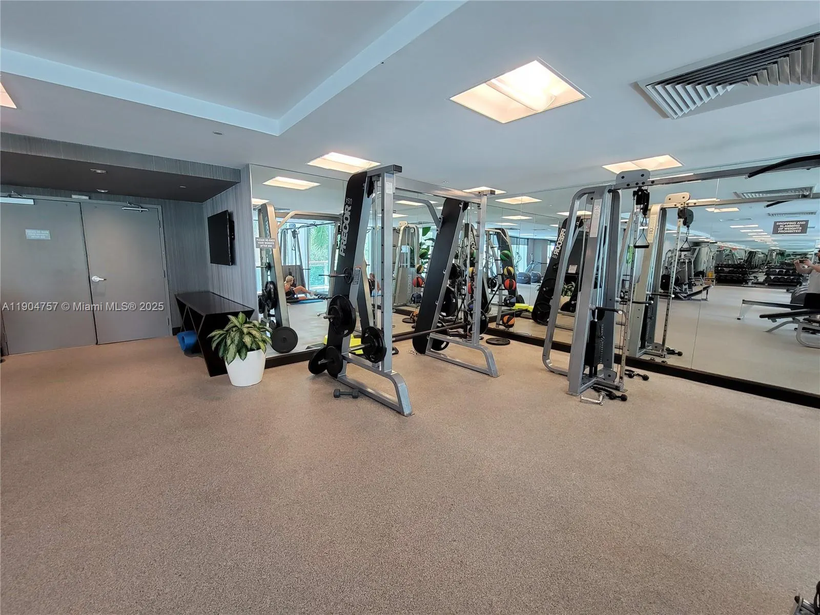 951 Brickell Ave, #3908