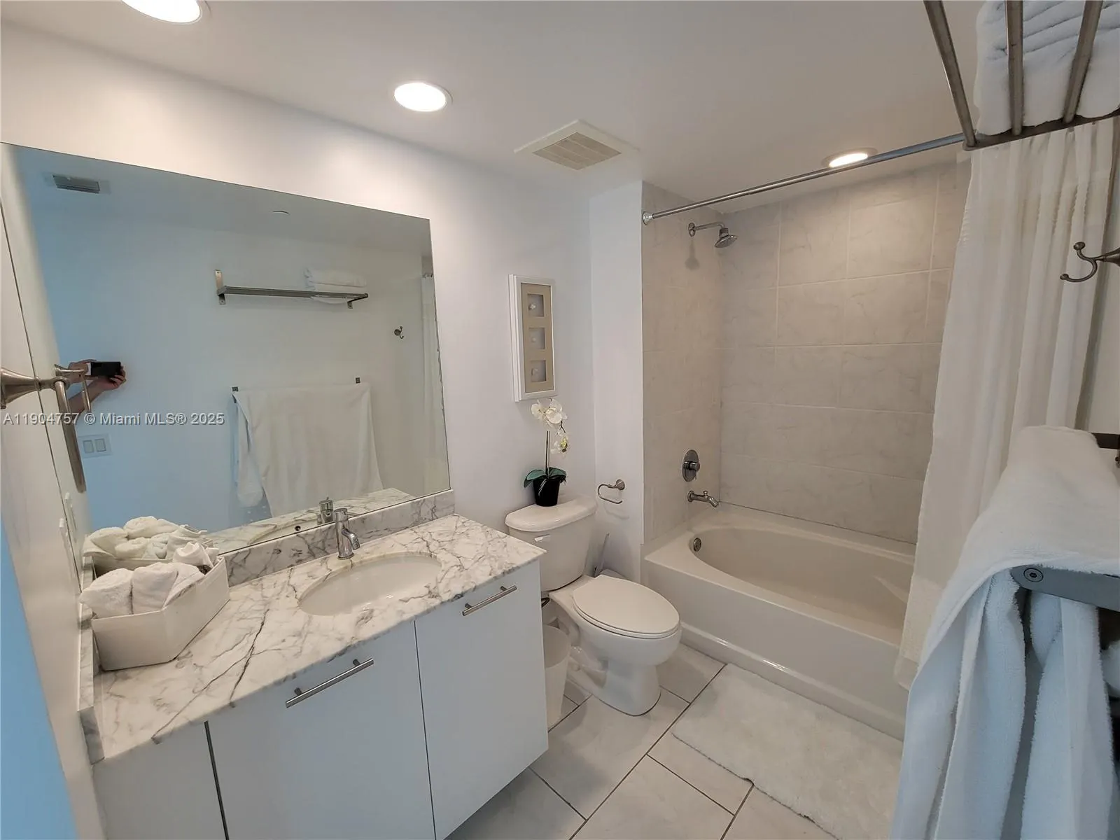 951 Brickell Ave, #3908