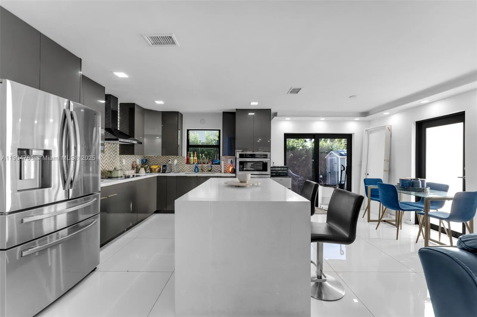 10364 SW 6th St, #10364